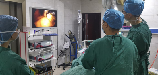 经腹腔镜胆囊切除术